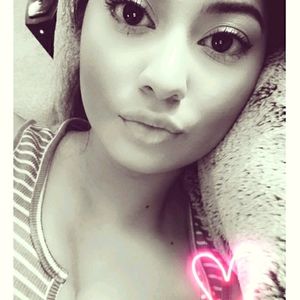 Meet your Posher, Loida